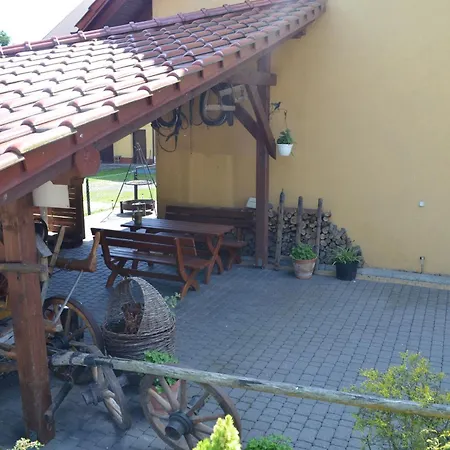 Stajnia Grudki Energylandia Farm stay *